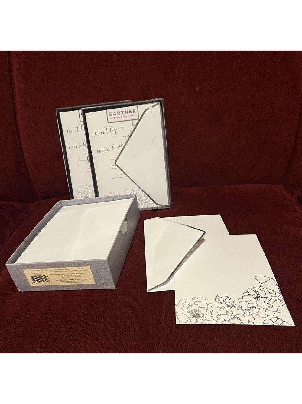NEW stationary sets 25 cards with silver floral design and envelopes